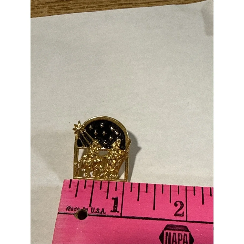 Avon Golden Holy Family Travel Night Stars Pin Joseph Mary Jesus Religious Lapel